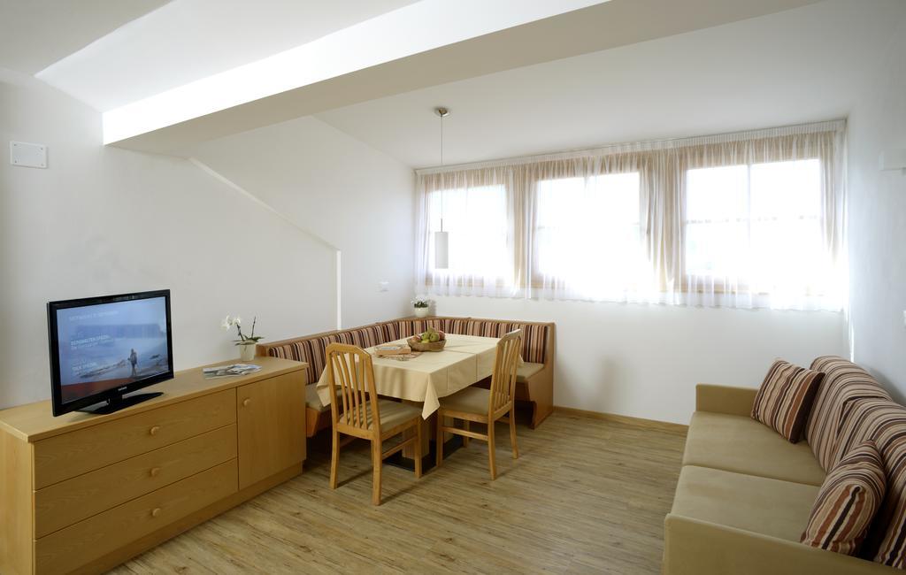 Krebishof Agriturismo Scena Habitación foto